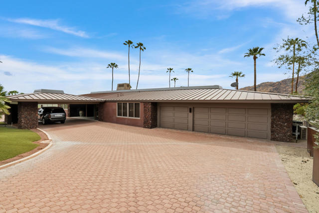 855 W Coronado Avenue, Palm Springs, CA 92262