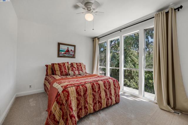 1923 Green Valley Rd, Alamo CA: https://media.crmls.org/mediaz/335018d6-d5be-4b85-98f3-657aa377c828.jpg