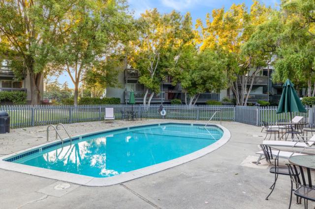 58 Laurie Meadows Drive, San Mateo CA: https://media.crmls.org/mediaz/33503086-8980-42aa-bed6-481be48084c4.jpg