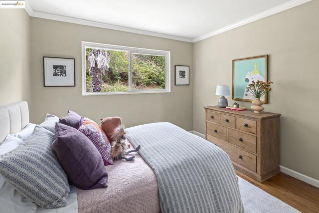 21 Maggiora Ct, Oakland CA: https://media.crmls.org/mediaz/3350a714-039c-4abe-a3ac-0a0f9d0179b1.jpg
