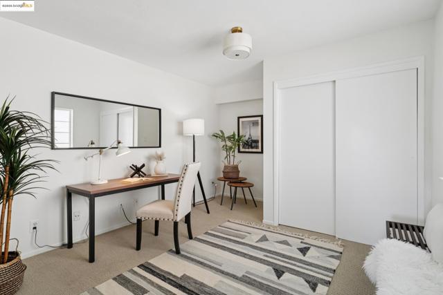 6827 Ridgewood Dr., Oakland CA: https://media.crmls.org/mediaz/33512e9a-d4f8-4b91-aaf0-7beab3974570.jpg