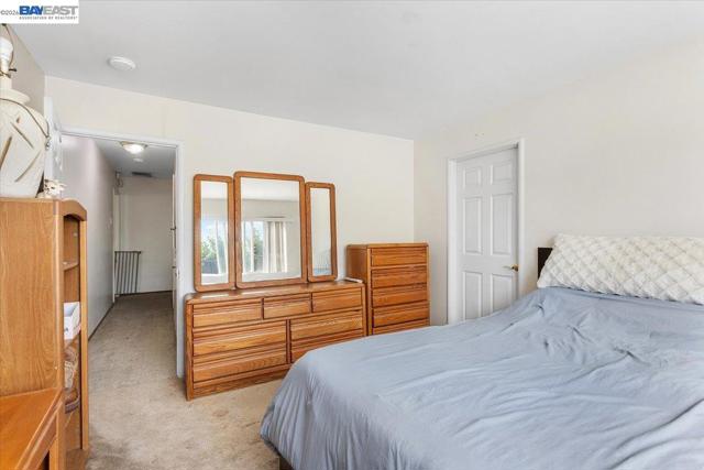 21330 Kahlert St, Castro Valley CA: https://media.crmls.org/mediaz/33520a7e-ac40-4c48-bf57-3d5a6028a28d.jpg