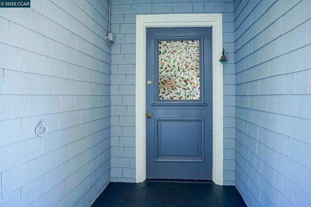 2006 Parker St, Berkeley CA: https://media.crmls.org/mediaz/33526db0-c23d-4451-8ff8-958c09ddfeeb.jpg