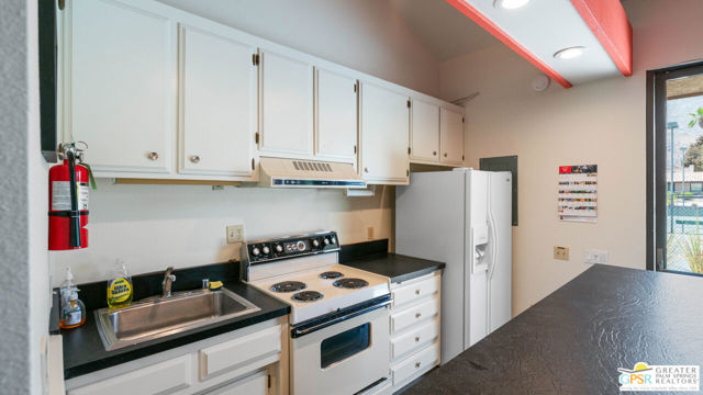 355 N Avenida Caballeros #6, Palm Springs, CA 92262