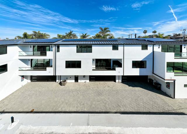 164 Cherry Avenue, Carlsbad CA: https://media.crmls.org/mediaz/3355abea-b498-4a8a-93fa-05490d3a0909.jpg