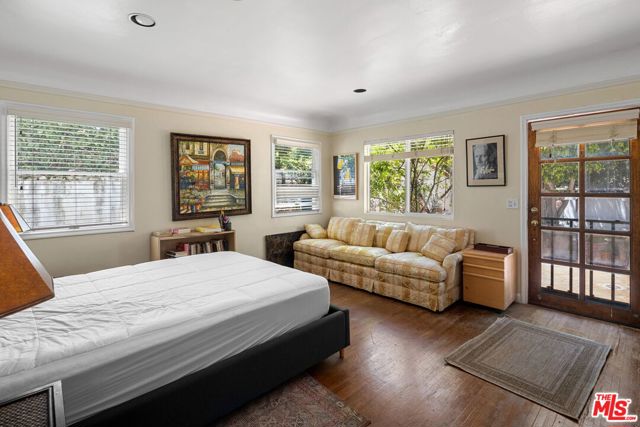 821 Malcolm Avenue, Los Angeles CA: https://media.crmls.org/mediaz/335681aa-7c47-453d-9e41-1bdf88b7d998.jpg