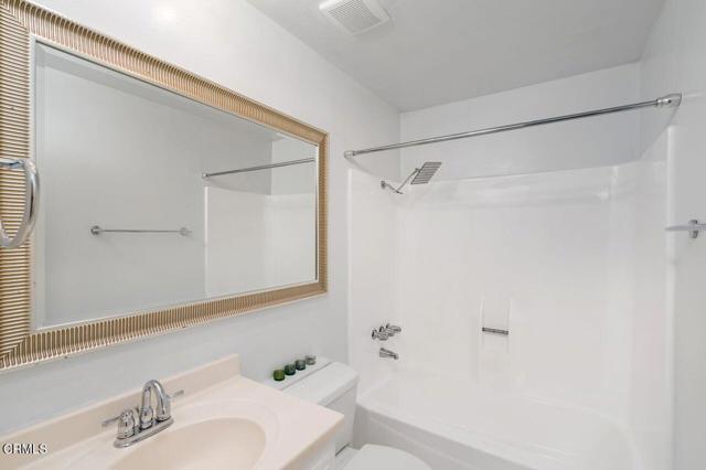 15155 Sherman Way, Van Nuys CA: https://media.crmls.org/mediaz/33569040-c3d7-494b-8de1-2edf04b8eec6.jpg