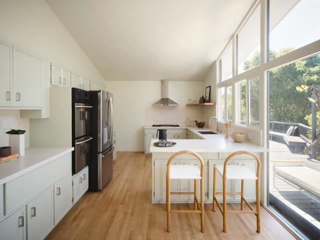 210 Cervantes Road, Portola Valley CA: https://media.crmls.org/mediaz/3356b9ce-b852-4acb-8a21-ffd25a0a836e.jpg