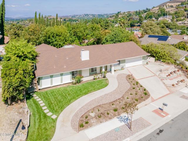 2085 Rayshire Street, Thousand Oaks CA: https://media.crmls.org/mediaz/3356fb33-6591-4d34-a09b-2b29e8598834.jpg