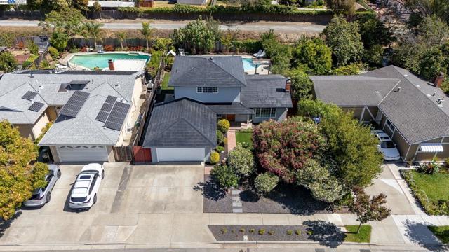 7574 Birkdale Dr, Newark CA: https://media.crmls.org/mediaz/3357d1e0-6d9e-48e9-814f-c1f6b5a0ee45.jpg