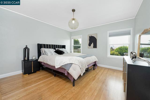 1923 28th Ave, San Francisco CA: https://media.crmls.org/mediaz/3358b838-3dc1-4b23-b1fa-ff45572526f2.jpg