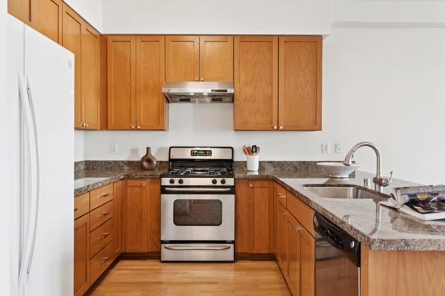 1020 Jackson Street, Oakland CA: https://media.crmls.org/mediaz/3358f447-ab89-4e82-953c-cf1a88eb4f3b.jpg