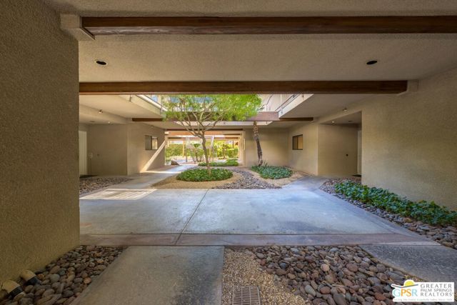 255 Avenida Caballeros, Palm Springs, California 92262, 2 Bedrooms Bedrooms, ,Condominium,For Sale,Avenida Caballeros,24433207