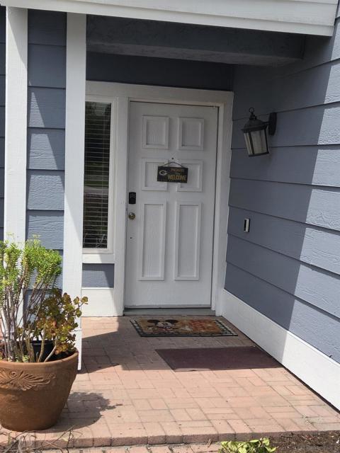 1552 Merlot Ct, Vista CA: https://media.crmls.org/mediaz/335987f1-efbf-4ba8-84be-34a24ab032c1.jpg