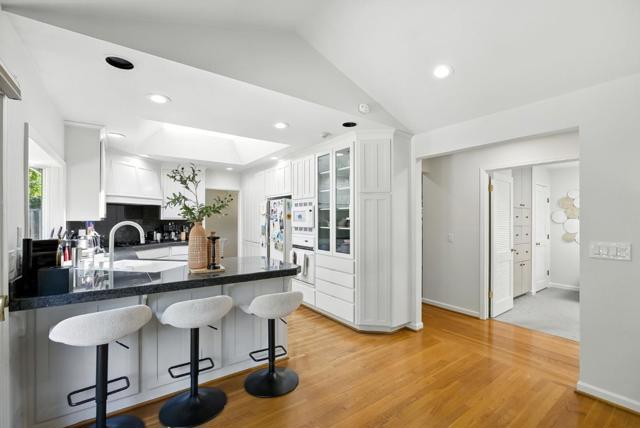 6182 Calle Del Conejo, San Jose CA: https://media.crmls.org/mediaz/33599ddc-4692-4030-aa25-9edd26eff846.jpg
