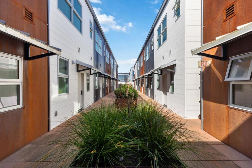 202 Panetta Avenue #1