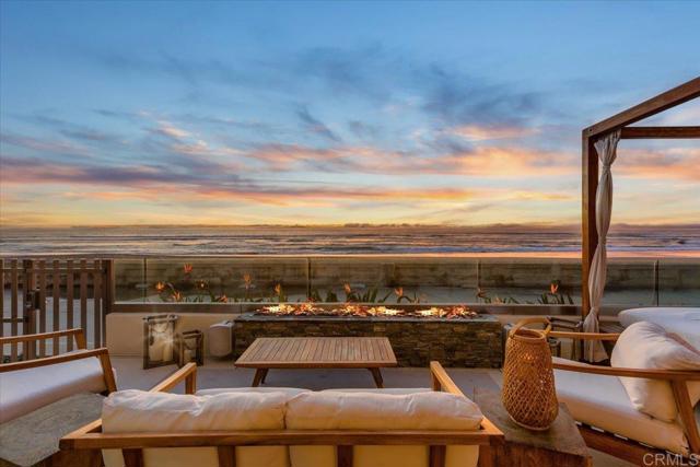 Detail Gallery Image 2 of 57 For 3709 Ocean Front Walk, San Diego,  CA 92109 - 3 Beds | 3/1 Baths