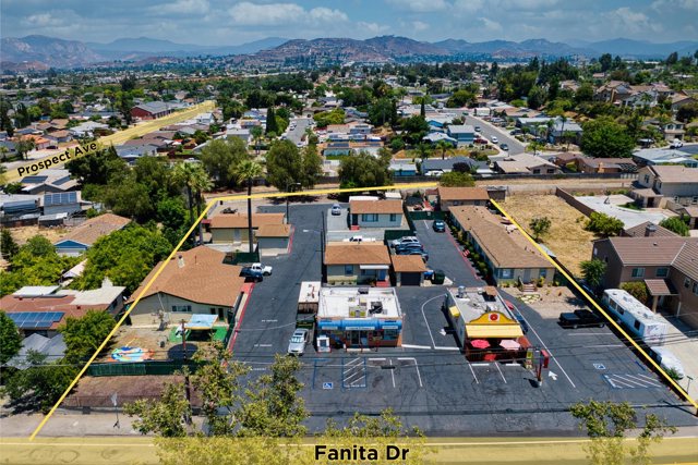 8663 Fanita Dr, Santee, California 92071, ,Commercial Sale,For Sale,Fanita Dr,240016031SD