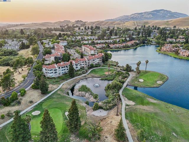 5310 E Lakeshore, San Ramon CA: https://media.crmls.org/mediaz/335bafdd-c7a6-4719-ae4e-60bb8c5ec63a.jpg