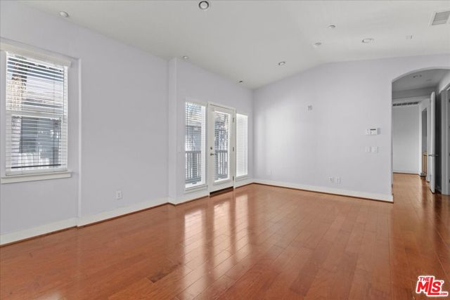 6010 Celedon, Playa Vista CA: https://media.crmls.org/mediaz/335c0bff-2682-4e71-8932-59d7c760c5e3.jpg