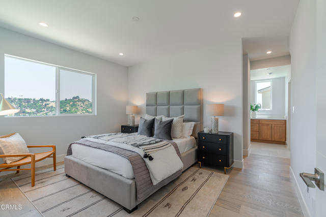 3874 W Point Drive, Los Angeles CA: https://media.crmls.org/mediaz/335c2554-151b-4f02-899f-649f091eb9c6.jpg