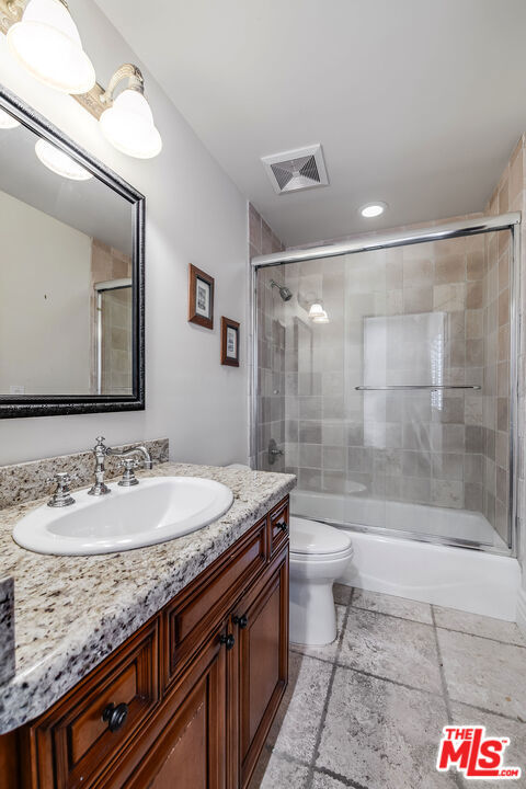 4520 TYRONE Avenue, Sherman Oaks CA: https://media.crmls.org/mediaz/335c8676-9927-4faa-be22-eaefcffbbb02.jpg