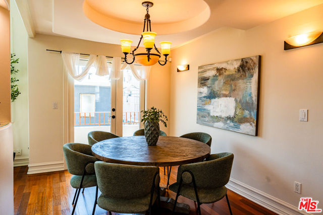 844 3rd Street, Santa Monica CA: https://media.crmls.org/mediaz/335d0e79-ca59-4ff8-b527-9ea18385a4dd.jpg