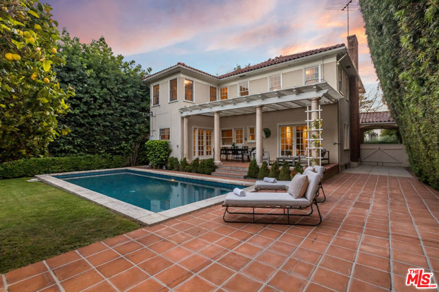 1622 N Orange Grove Avenue, Los Angeles CA: https://media.crmls.org/mediaz/335d3f24-0259-4b6f-9390-bd49e5440992.jpg