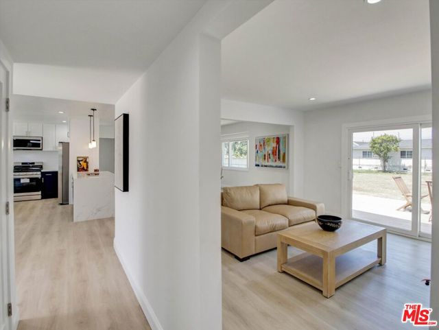 10315 Condon Avenue photo 31