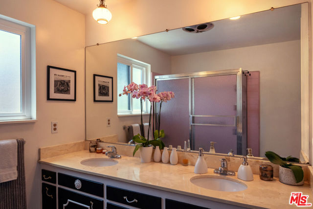 25166 Wheeler Road, Newhall CA: https://media.crmls.org/mediaz/335e3ae4-de56-4c5f-b32a-114a295ab2c0.jpg