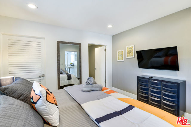 2146 N Blando Road, Palm Springs CA: https://media.crmls.org/mediaz/335e5494-58e2-4477-9f09-bfba1b1be33f.jpg