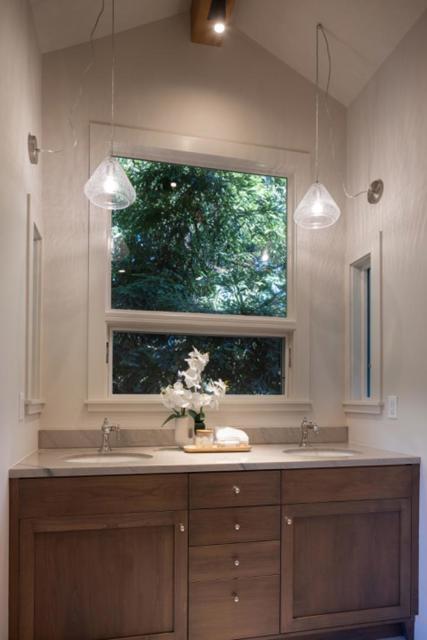 4 Oak Knoll Way, Carmel CA: https://media.crmls.org/mediaz/335e84cf-5c7d-4186-9593-e34d7bd64cf8.jpg