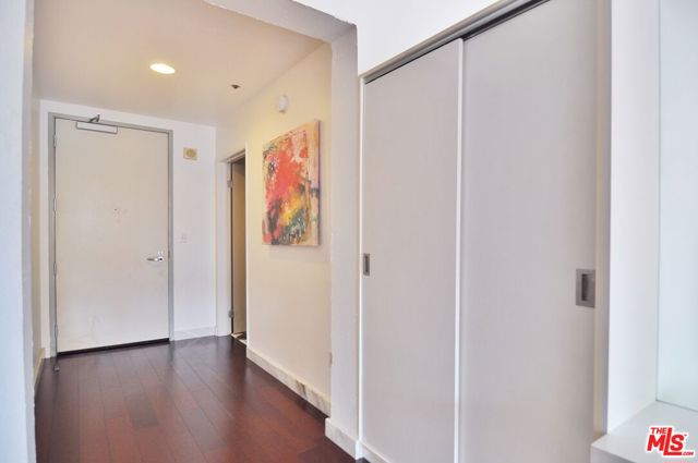 849 S Broadway, Los Angeles CA: https://media.crmls.org/mediaz/335eae33-769e-4d45-bdea-8261dfed4ede.jpg