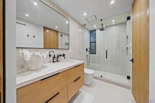 7376 Fay Ave, La Jolla CA: https://media.crmls.org/mediaz/335fbf41-47b0-4e7e-bc9a-6c8f79a645f3.jpg