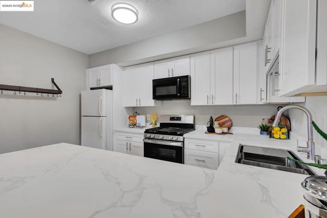 Image 12 of 39 For 1095 67th St