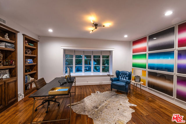 755 31st Street, Manhattan Beach CA: https://media.crmls.org/mediaz/3360491c-0536-4412-b6e0-5139abafa02f.jpg