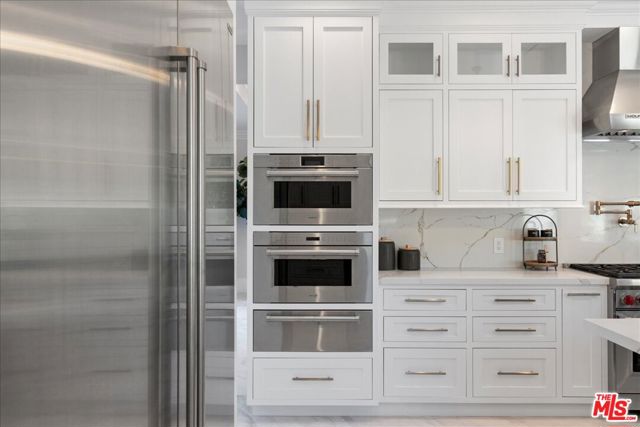 4351 Vanalden Avenue, Tarzana CA: https://media.crmls.org/mediaz/33607ffd-05e0-4501-8819-f0f95d3376ff.jpg