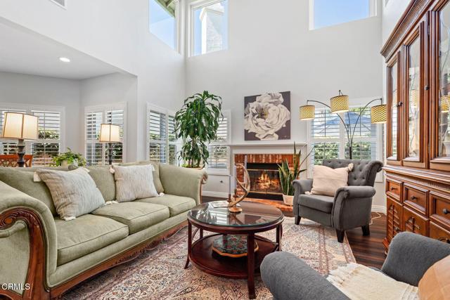 Detail Gallery Image 2 of 53 For 12157 London Grove Ct, Moorpark,  CA 93021 - 3 Beds | 2/1 Baths