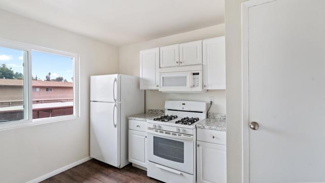 Detail Gallery Image 4 of 23 For 9739 Winter Gardens Blvd #10,  Lakeside,  CA 92040 - 2 Beds | 1 Baths