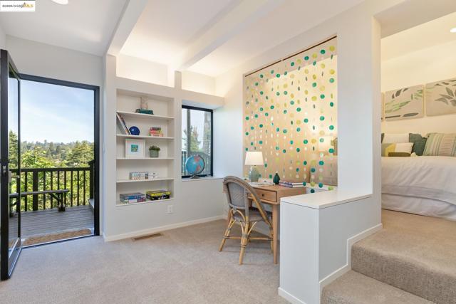 20 Ascot Ct, Oakland CA: https://media.crmls.org/mediaz/3361f3cd-ec2b-4850-b03a-d0c8ea261427.jpg