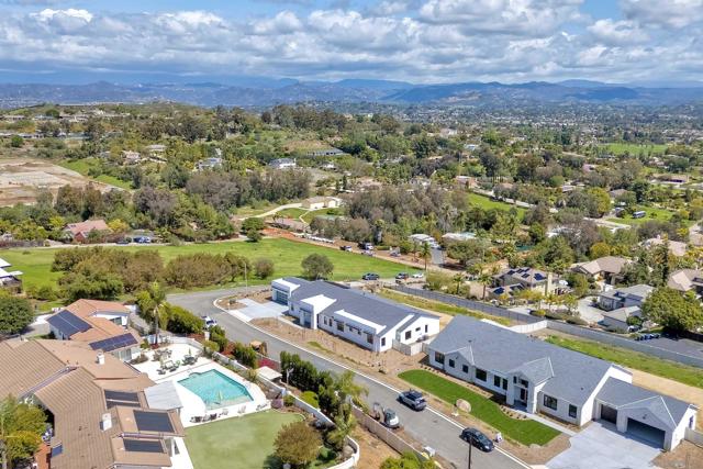 1648 Calle Catalina, Escondido CA: https://media.crmls.org/mediaz/336250b3-628c-426b-9756-1e8c5c868e68.jpg