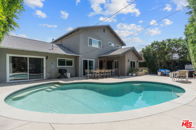 5481 Katherine Avenue, Sherman Oaks CA: https://media.crmls.org/mediaz/3362f6b9-ecf5-4505-aa3a-6aace4a28d4b.jpg