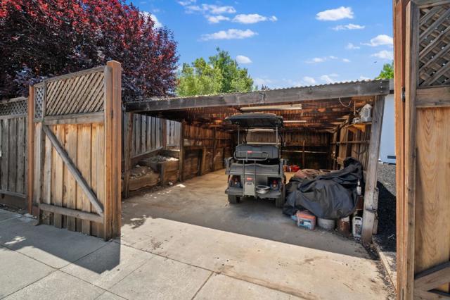 4975 Howes Lane, San Jose CA: https://media.crmls.org/mediaz/33639c48-a80f-489a-b938-f24369357d66.jpg