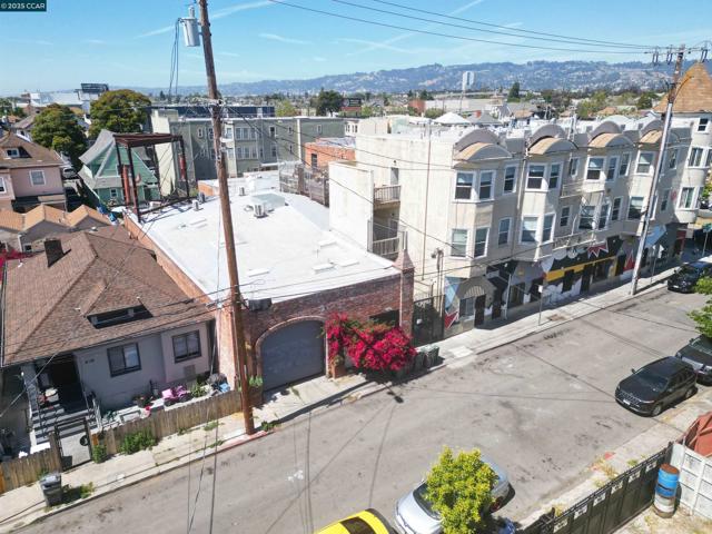 2521 San Pablo Ave, Oakland CA: https://media.crmls.org/mediaz/33640400-2630-4191-ba40-21972d47f248.jpg