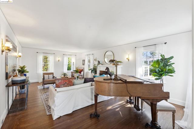 Image 10 of 60 For 3085 Monterey Blvd