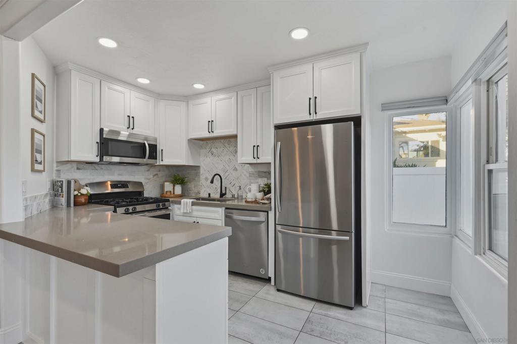 2036 Lincoln - photo 11