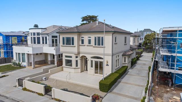 940 W Cliff Drive, Santa Cruz CA: https://media.crmls.org/mediaz/33670a13-eb07-461e-8538-cba22f6099f7.jpg