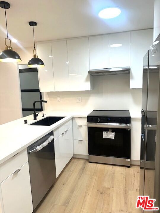 Drew Fenton | 11645 Montana Avenue Los Angeles CA | MLS: 7167122
