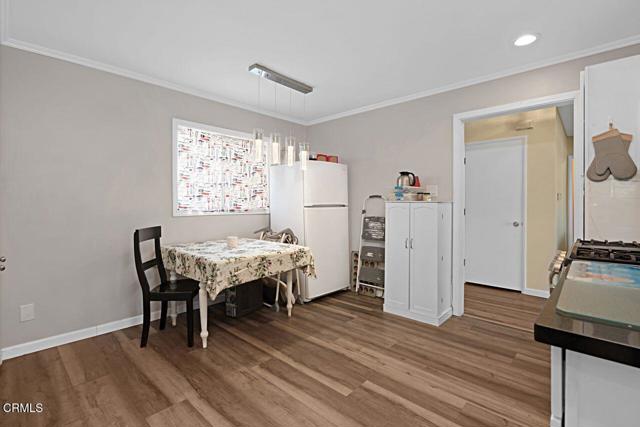 1127 Douglas Avenue, Oxnard CA: https://media.crmls.org/mediaz/33676e35-5f07-4881-8b2f-881399f5fa4a.jpg