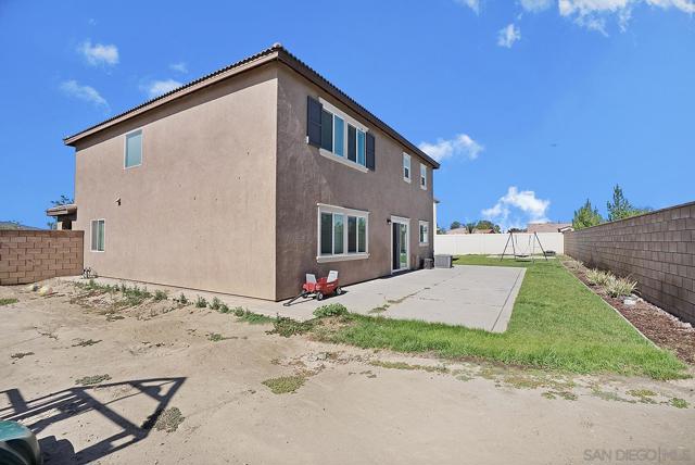 1428 Wild Prairie Way, Hemet CA: https://media.crmls.org/mediaz/33679983-b667-4440-a02c-5a262d92d188.jpg